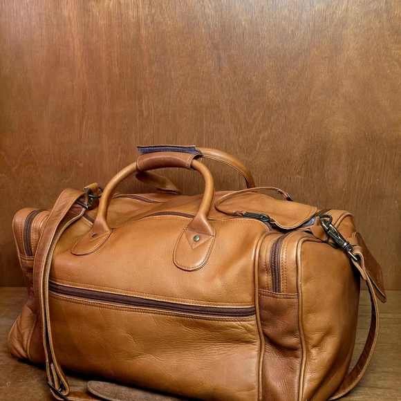 CLAIRECHASE GENUINE LEATHER DUFFEL BAG